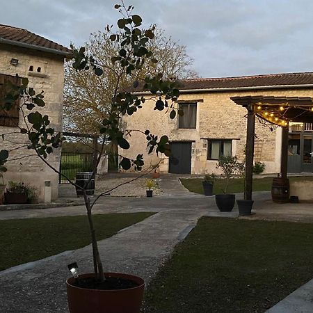Metairie Des Gacheries Champagne-et-Fontaine Eksteriør billede