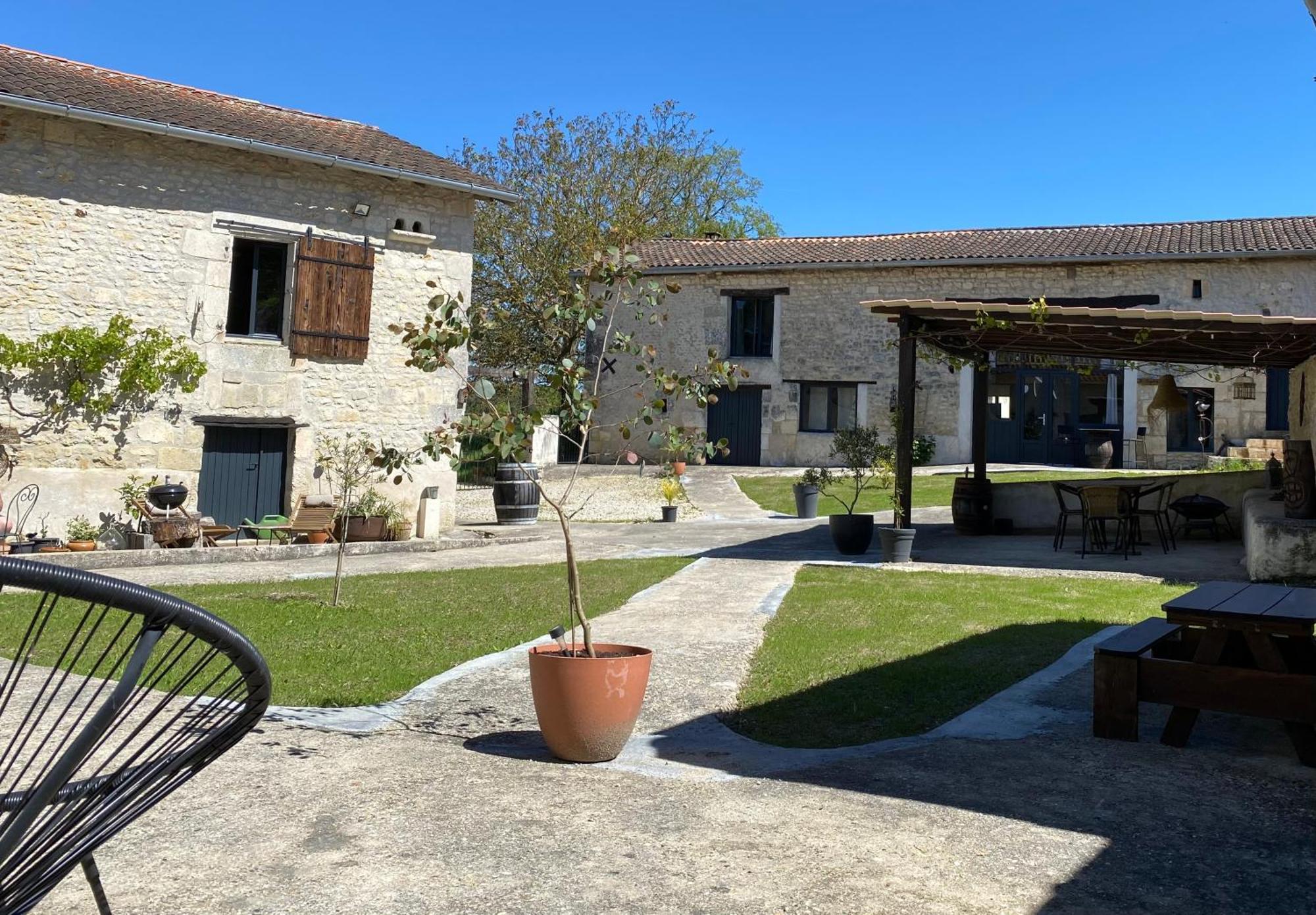 Metairie Des Gacheries Champagne-et-Fontaine Eksteriør billede